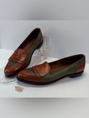 Allen Edmonds 2 tone wing tip Brown and green Leather loafer women’s size 6.5